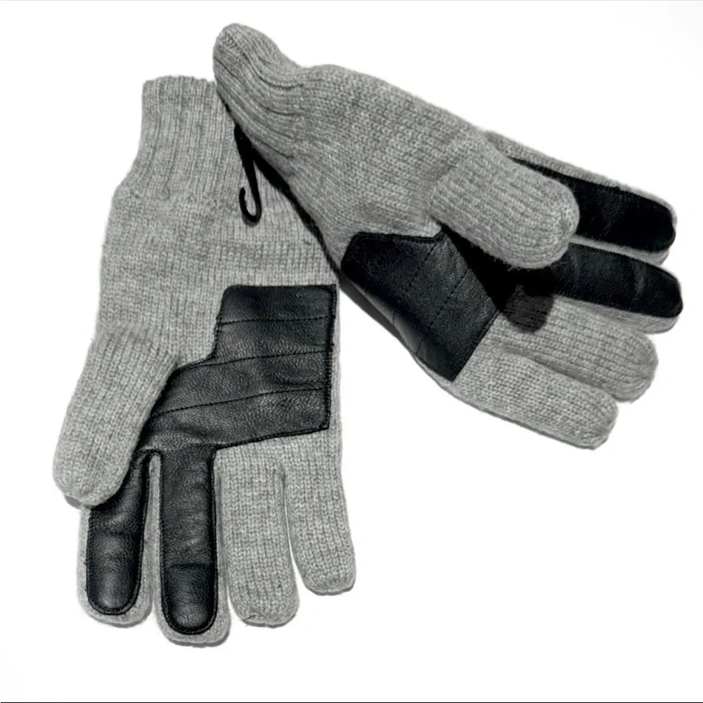 UGG Gray Knit Wool Blend Gloves NWT